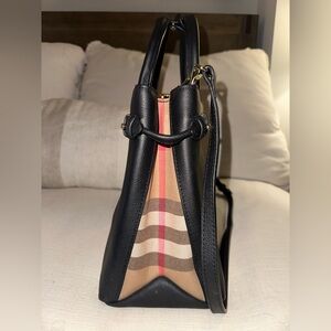 Burberry Banner Medium Black Tote – House Check – Excellent Condition